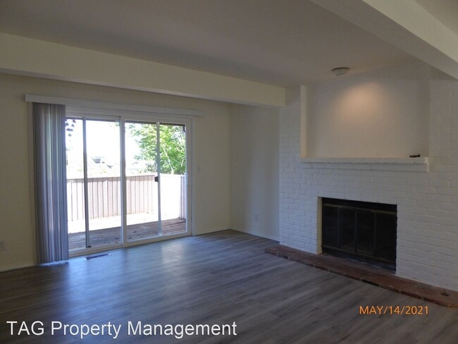 Building Photo - 4 br, 2.5 bath House - 5590 Highland Dr