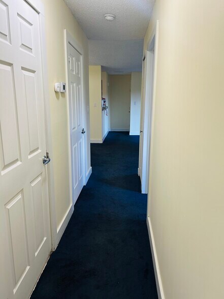 Building Photo - 1914 Aspen Dr