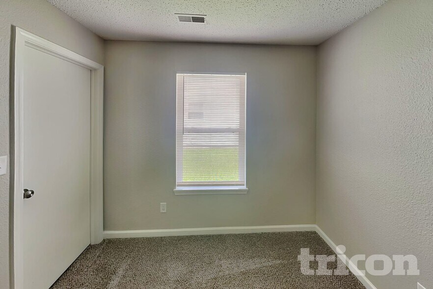 Building Photo - 1836 Farm Meadow Dr