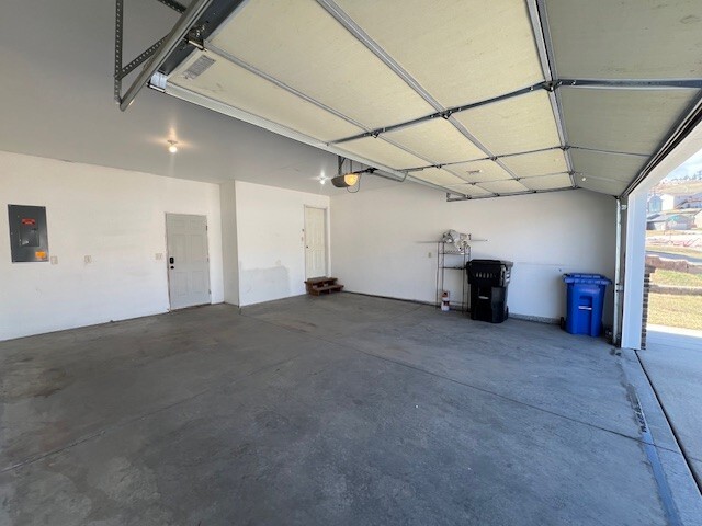 Building Photo - 961 Northridge Dr