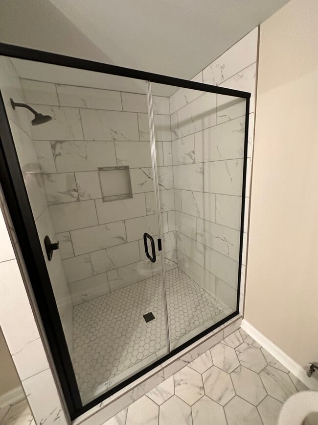 Building Photo - 406 Phillips Ave