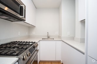 Interior Photo - 1410 Columbia