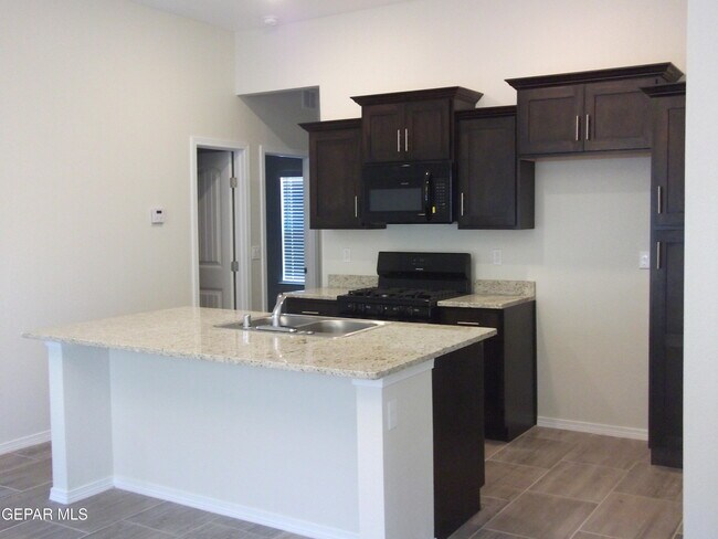 Building Photo - 5013 Vincent James St