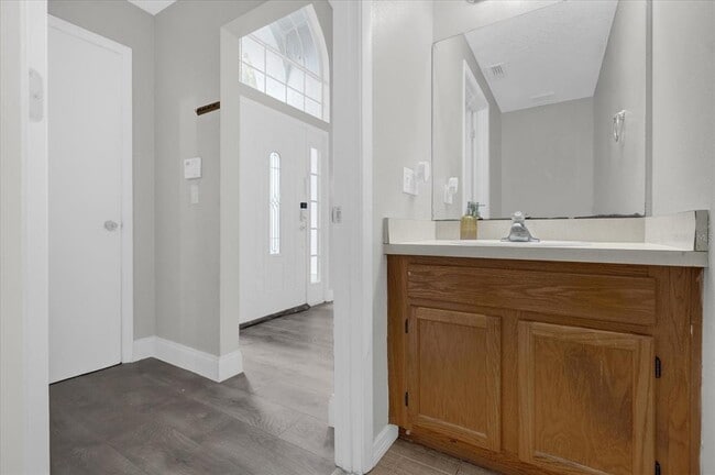 Building Photo - 10957 Norcross Cir
