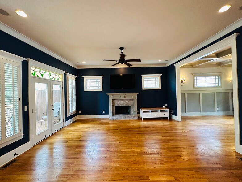 Large living room with surround speakers wired and ready to connect - 1896 Hosea L Williams Dr NE