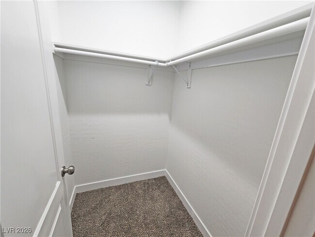 Building Photo - 1111 Sixshooter Ave