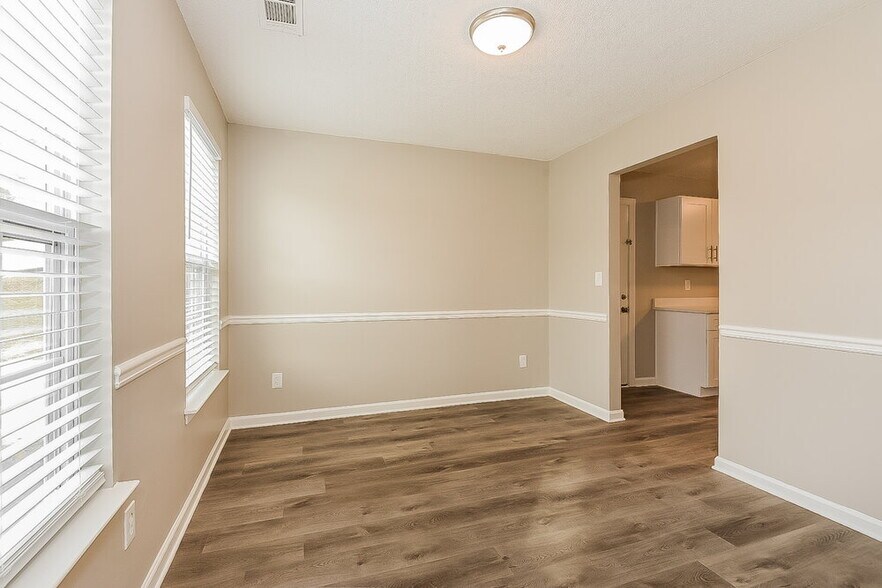 Building Photo - 206 Mystic Ct