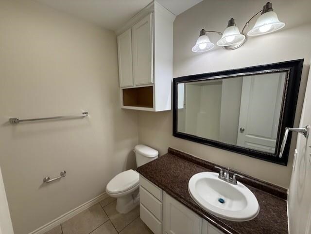 Building Photo - 2720 Camelot Dr