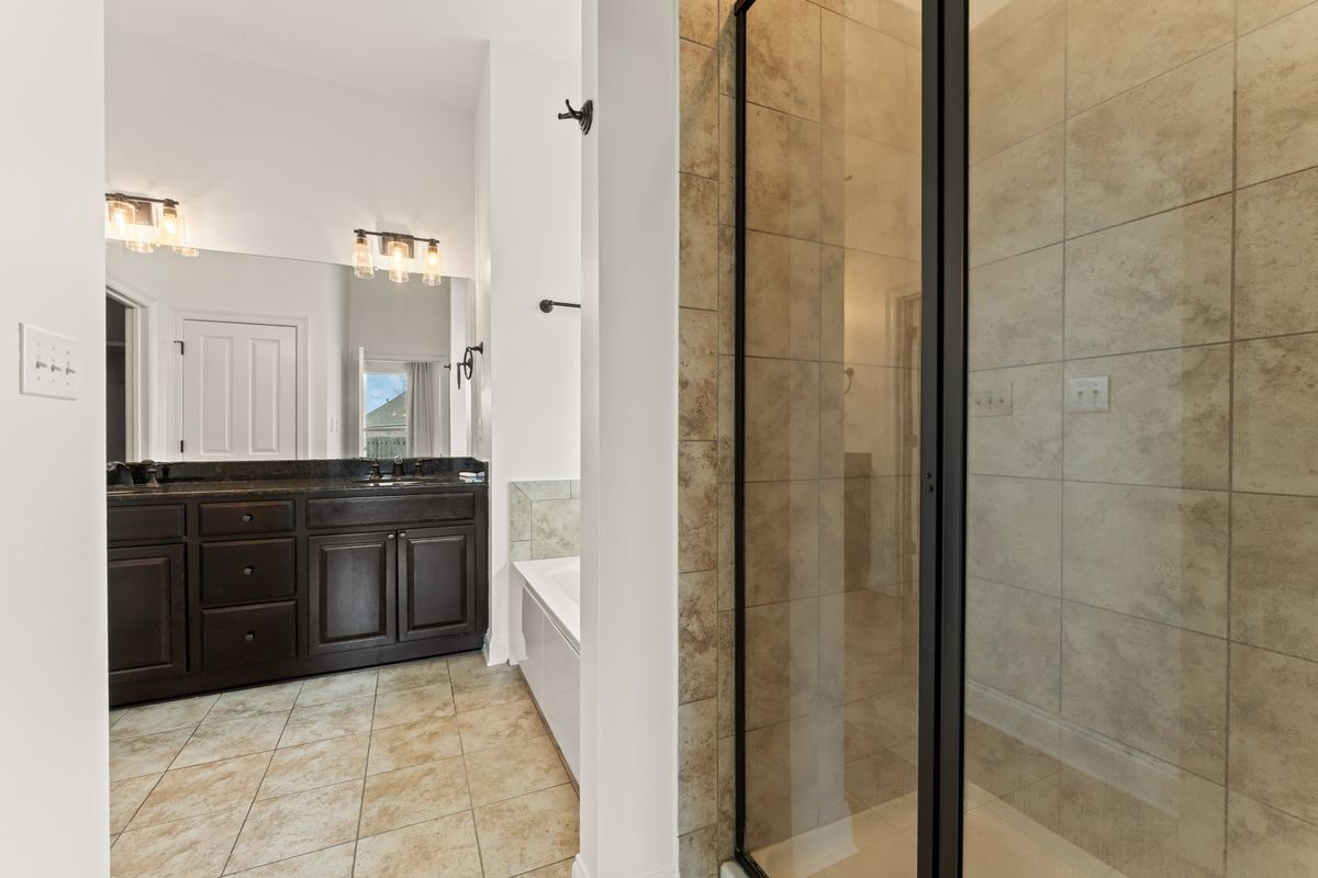 Building Photo - 18642 Lake Harbor Ln