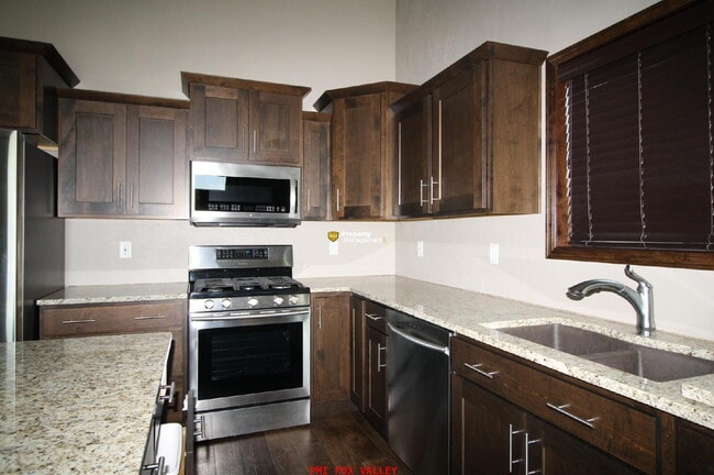 Building Photo - Short Lease Available