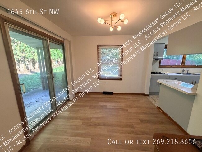 Building Photo - 1645 6th St NW