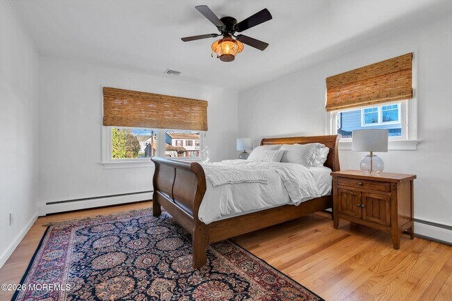 Building Photo - 723 Pitney Dr