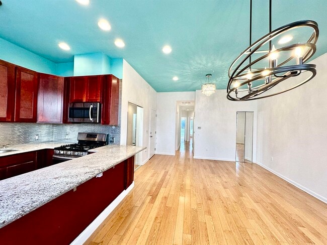 Building Photo - 606 John F. Kennedy Blvd