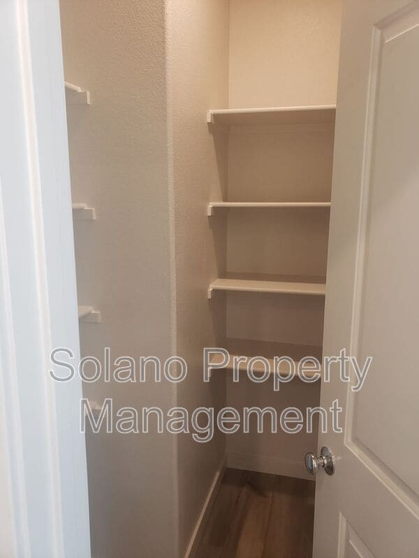 Building Photo - 2940 Sugar Pne St