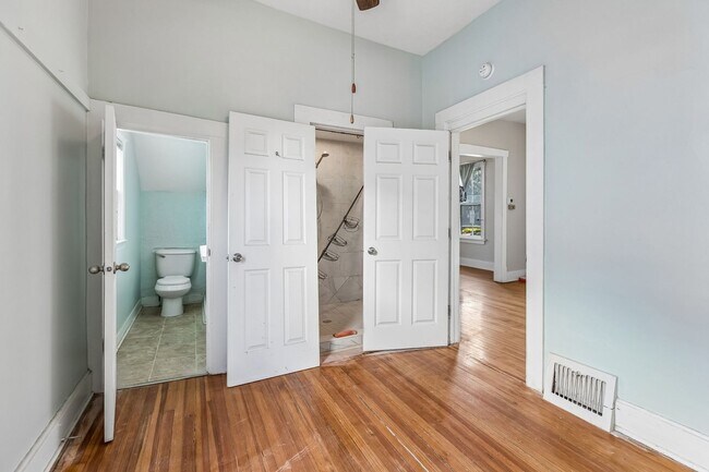 Building Photo - 3863 California St
