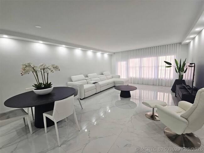 Building Photo - 3750 Galt Ocean Dr