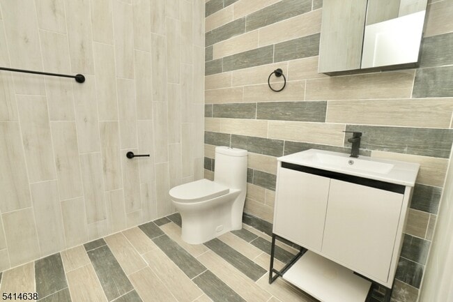 Building Photo - 536 Central Ave