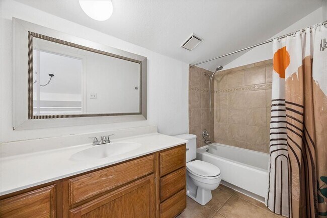 Building Photo - 2609 Monarch Dr