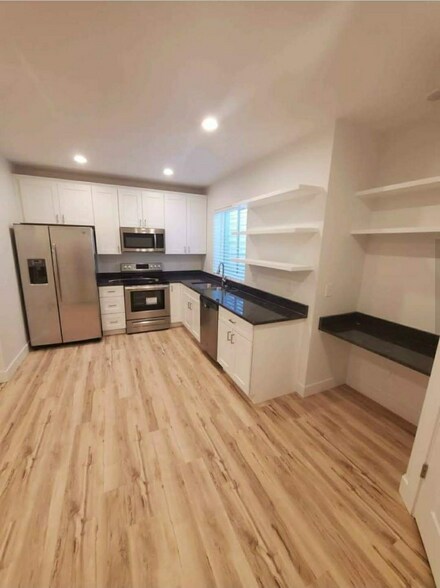 Building Photo - 584 Lewski Ln