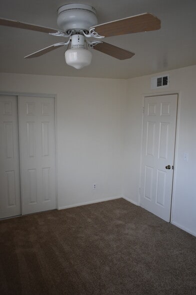 Building Photo - 3645 E 32nd St