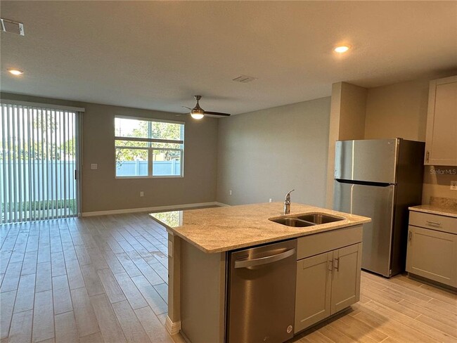 Building Photo - 5852 Ocean Isle Dr
