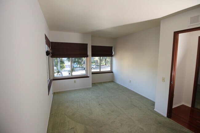 Building Photo - Spacious 4-Bedroom Home with Canyon Views ...