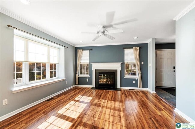 Building Photo - 5985 Saratoga Ln