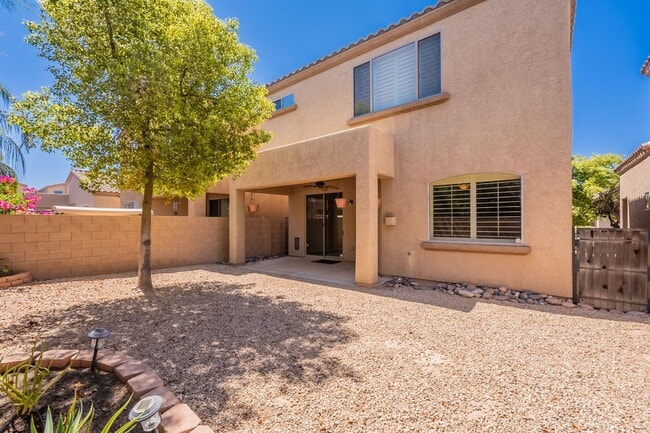 Building Photo - Pending/ Rented - Bright, Spacious Riversi...