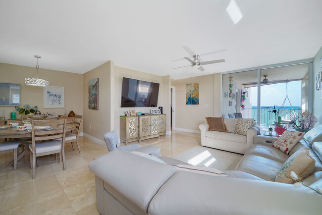 Building Photo - 6450 Collins Ave