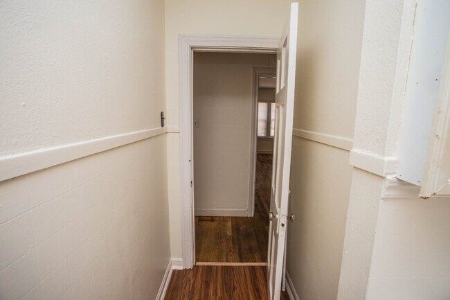 Building Photo - Pre Lease this Tech Terrace Beauty