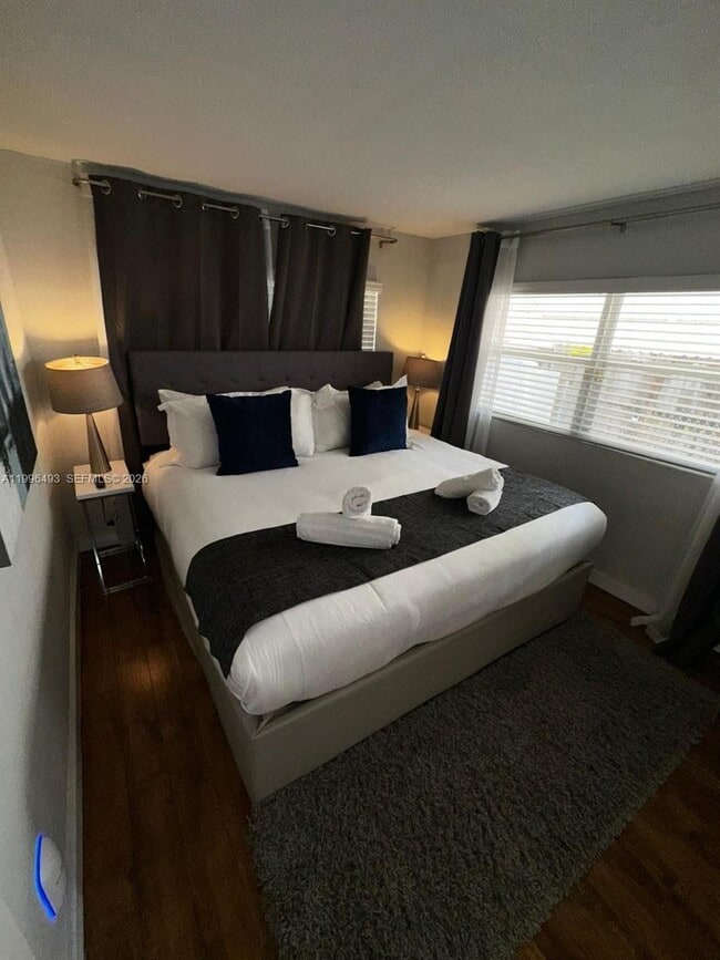 Building Photo - 1448 Dewey St