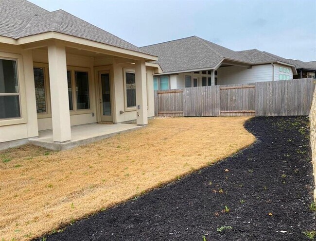 Building Photo - 124 Saturnia Dr