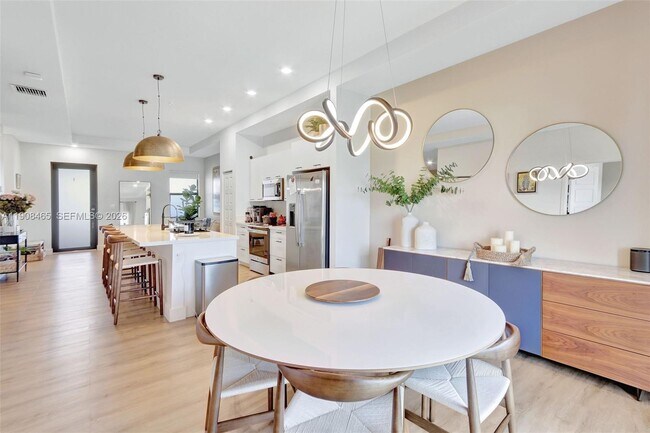 Building Photo - 8005 NW 104th Ave