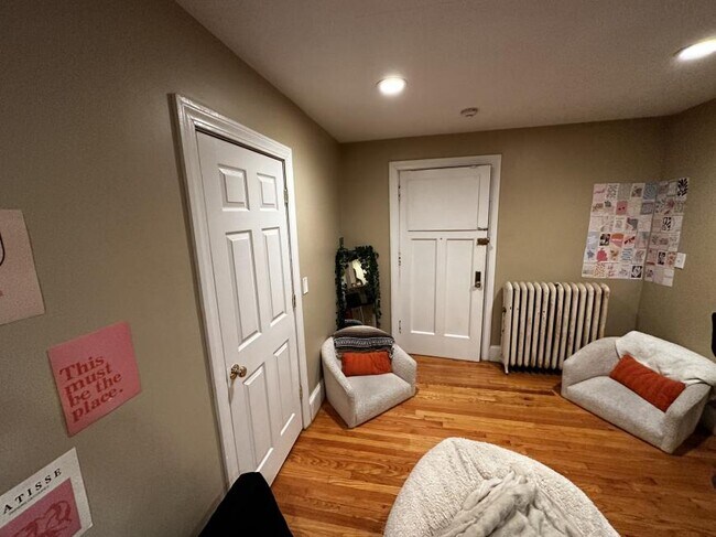 Building Photo - 4 bedroom in Brookline MA 02446