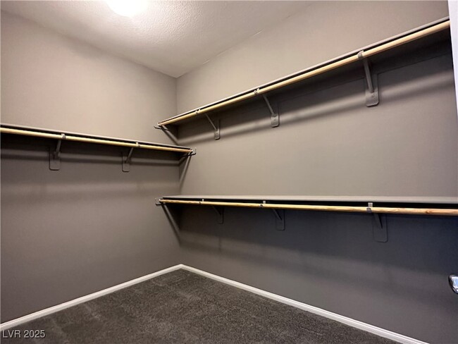 Building Photo - 124 Dunblane St