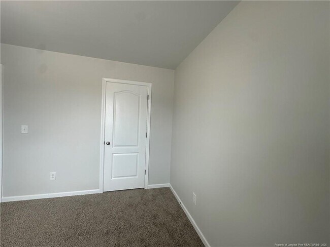 Building Photo - 910 Sapphire Stone Ln