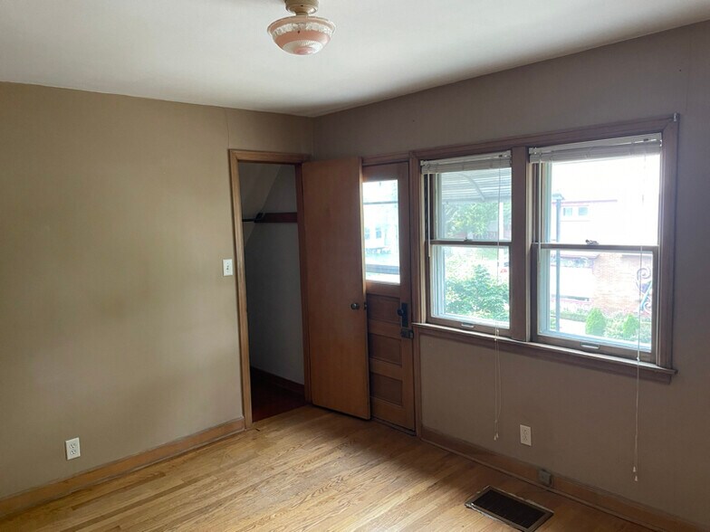 Building Photo - 3108 N Pierce St