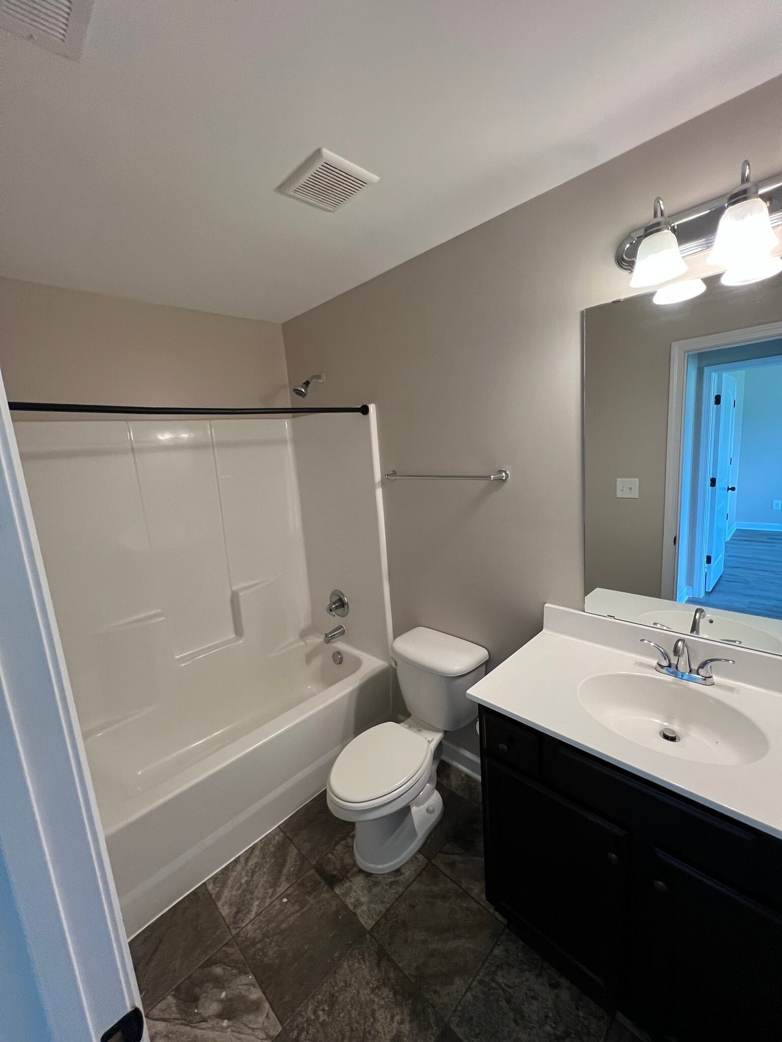 Building Photo - 208 Breakwater Dr