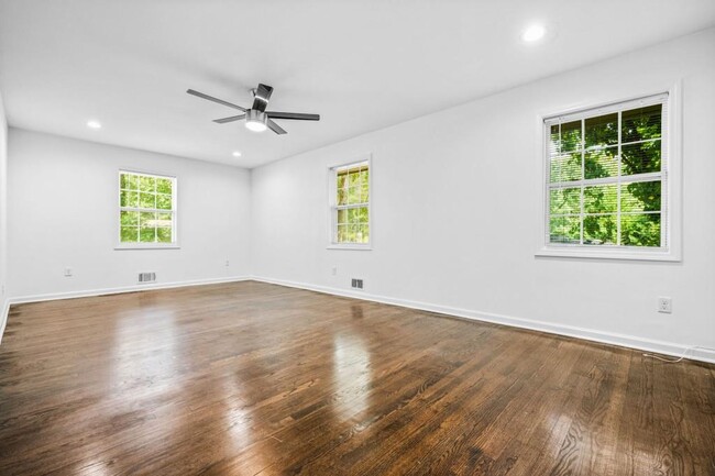 Building Photo - 3089 Del Monico Dr