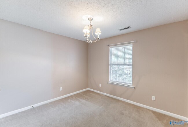 Building Photo - 117 Bambi Ln