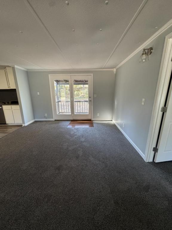 Building Photo - 102 Pine St