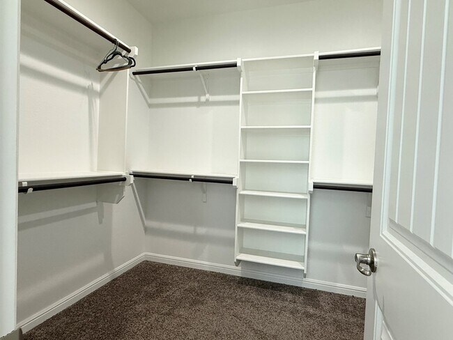 Building Photo - 7104 Thomas Paine Rd