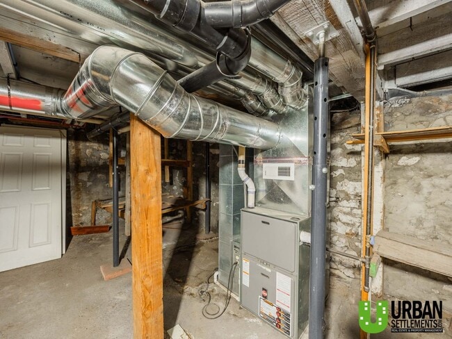 Building Photo - Downtown home for rent.