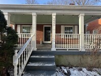 Building Photo - 332 E Esplanade Ave