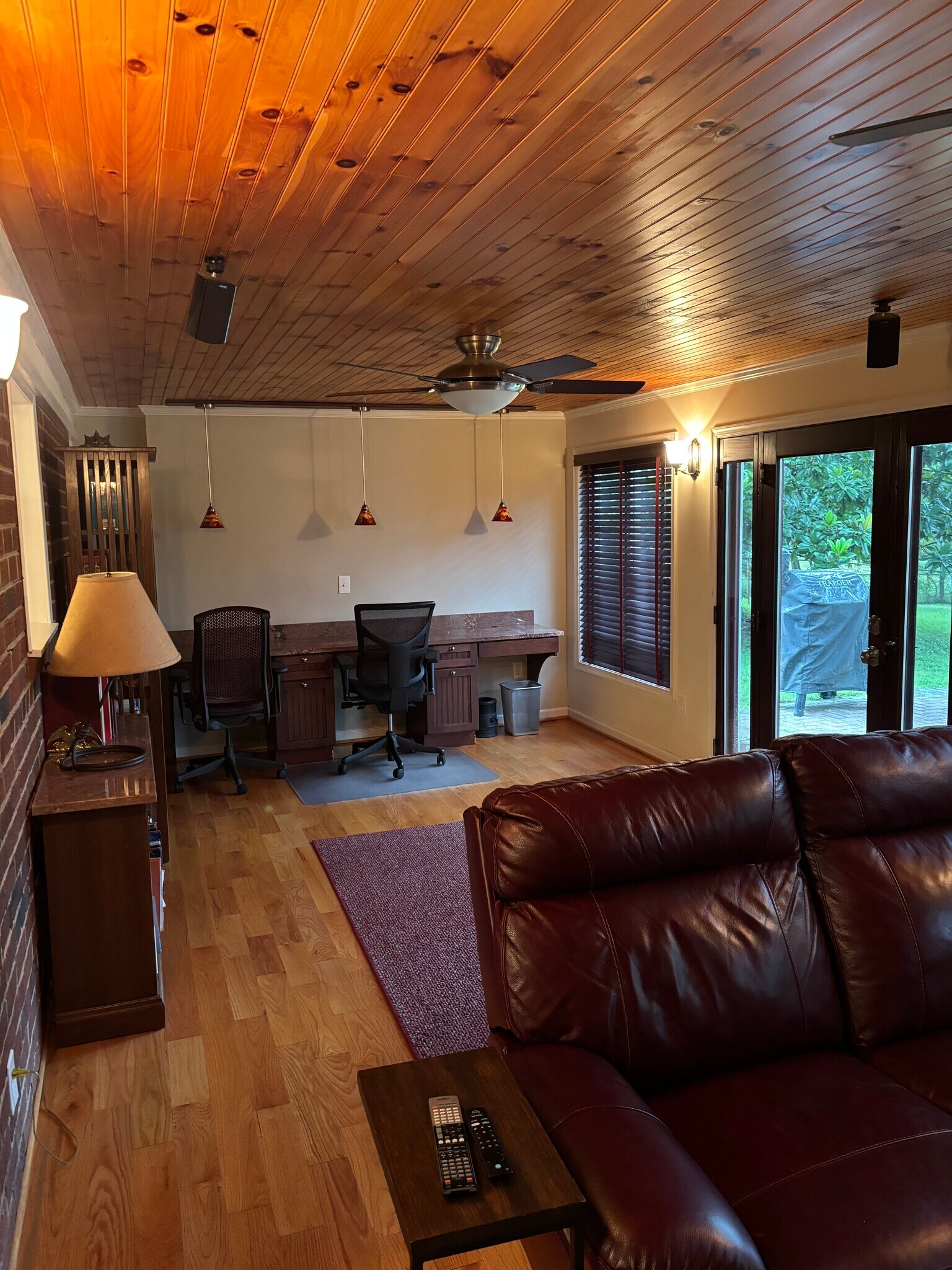 Dedicated Work Station with high speed Wi-Fi - 4712 Surry Pl
