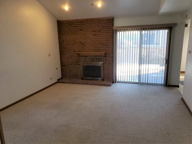 Building Photo - 107 Sumac Ln