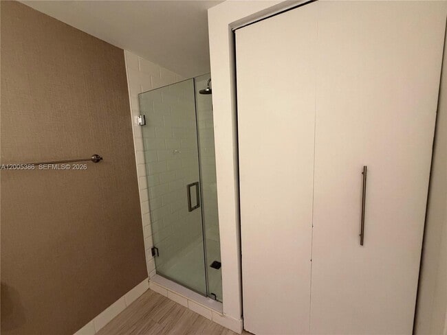 Building Photo - 690 SW 1st Ct