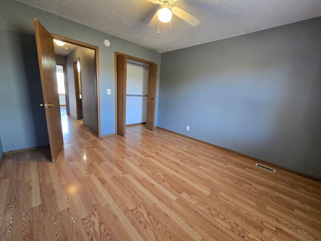 Building Photo - 1501 Northbrook Dr