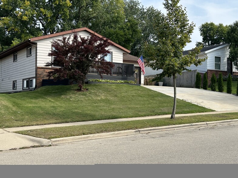 Primary Photo - 827 Brandie Rd