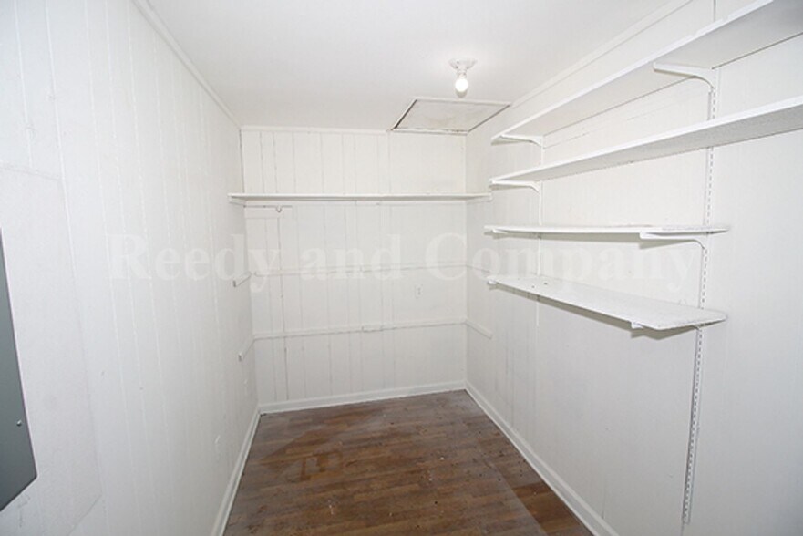 Building Photo - 1718 Borden Dr